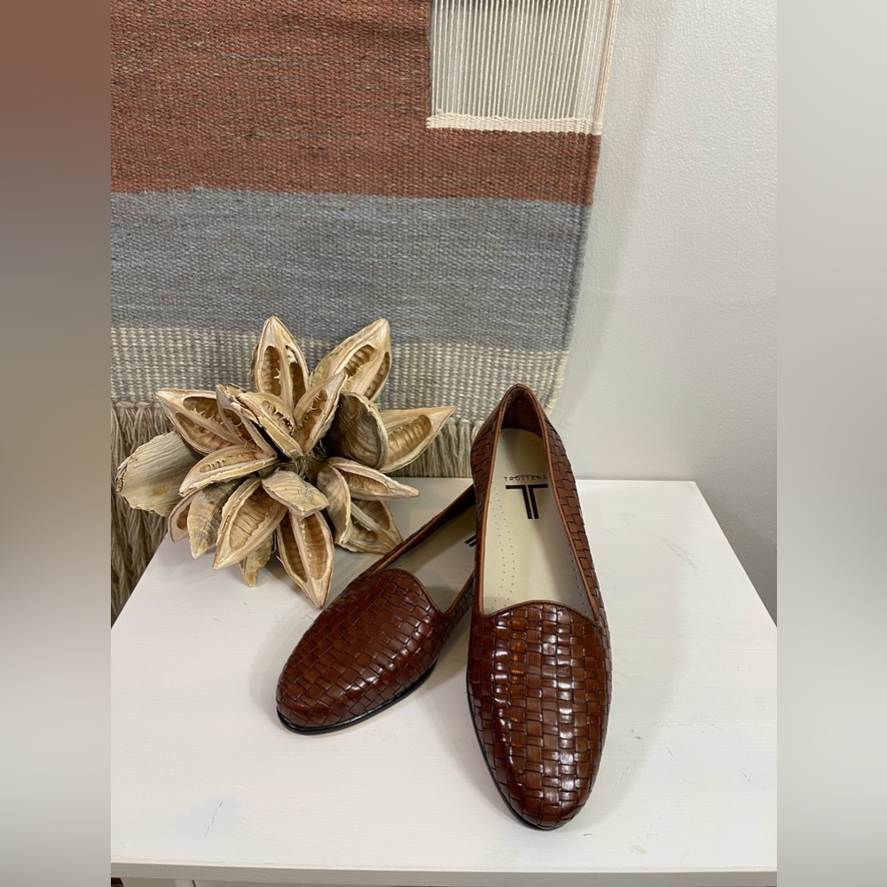 Old Maine Trotters 90s Liz Brown Woven Leather Loafers size 8.5 Like New